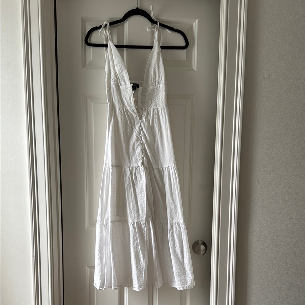 Lulu’s Elegant White Summer Dress